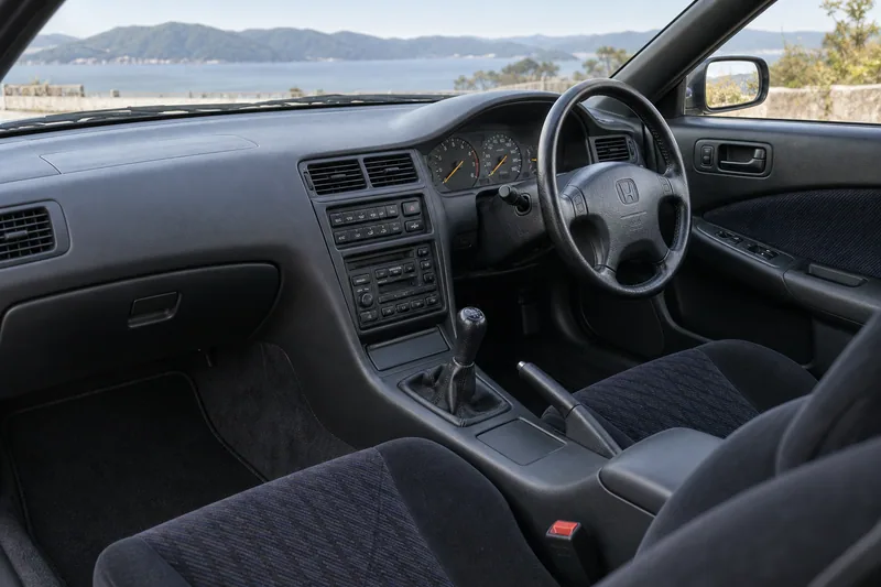 Праворульный салон Honda Prelude Type S пятого поколения