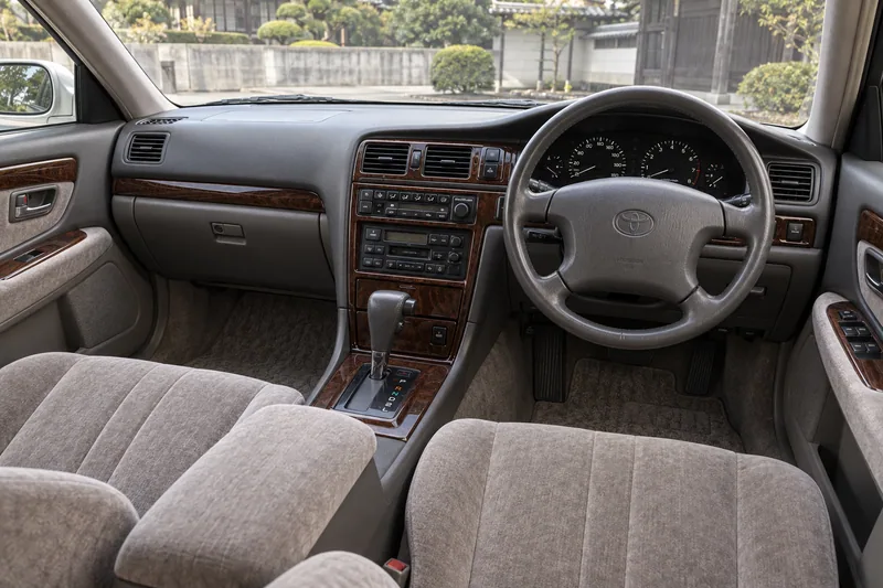 Праворульный салон Toyota Cresta X100 Exceed G