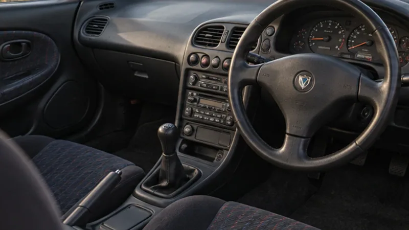 Салон Mazda MX-3 / Eunos Presso