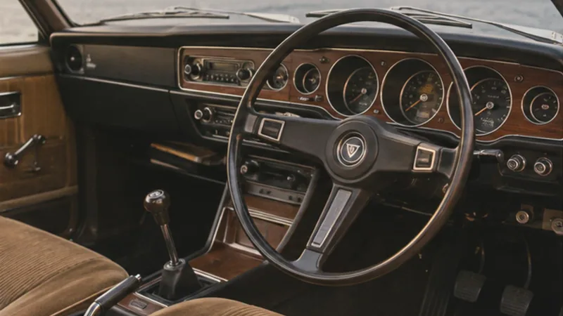 Салон Mazda RX-4 / Luce Rotary