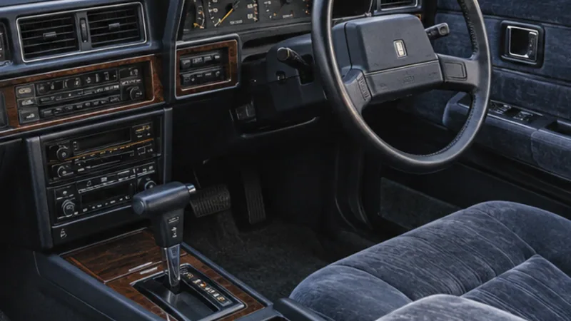 Салон Nissan Laurel C31