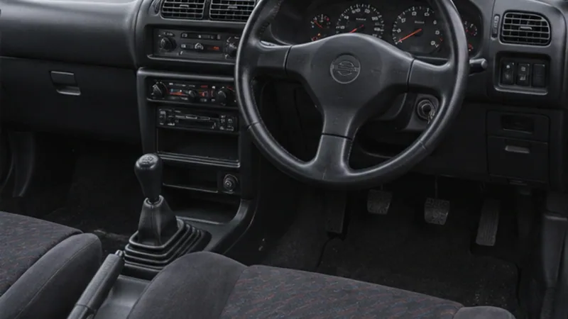 Салон Nissan Pulsar GTI-R