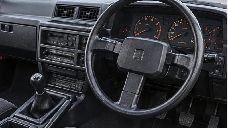 Салон Nissan Skyline R30