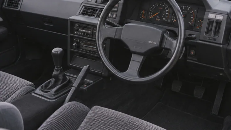Салон Toyota MR2 AW11