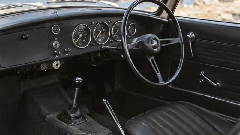 Салон Toyota Sports 800