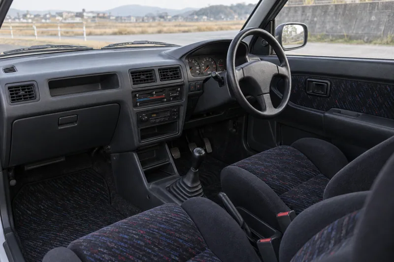 Салон Daihatsu Mira TR-XX