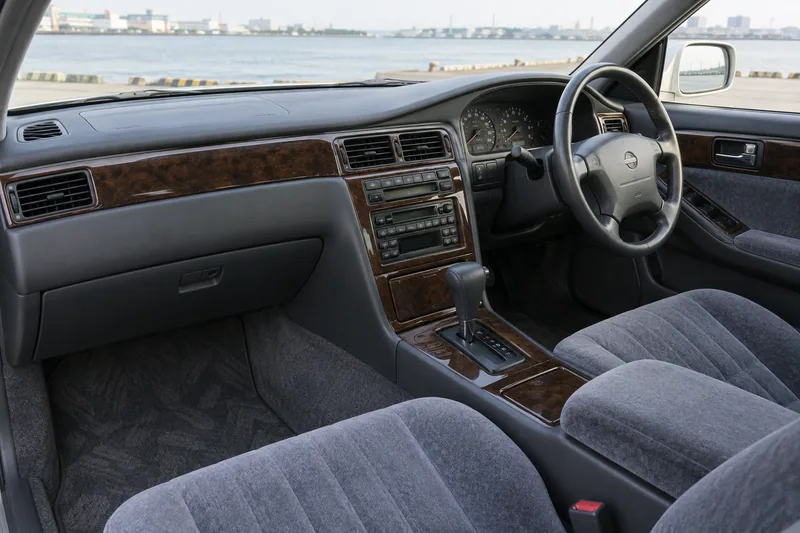 Салон Nissan Cedric Gran Turismo Y31